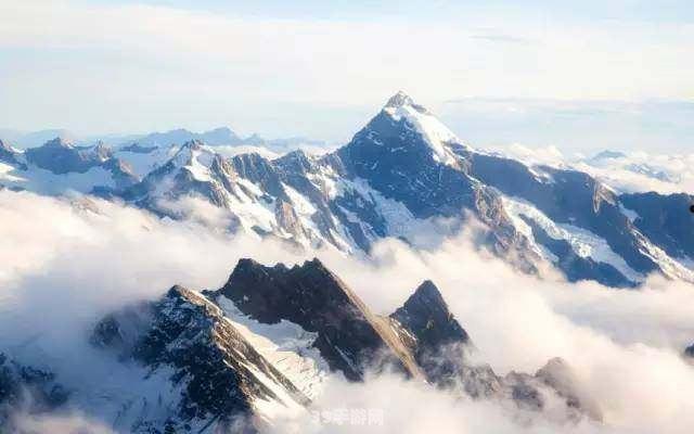 阿尔卑斯山最高峰:征服阿尔卑斯之巅：手游攻略与玩法大揭秘